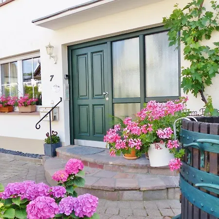 Bed & Breakfast Gaestehaus Schwaab