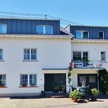Bed & Breakfast Gaestehaus Schwaab *